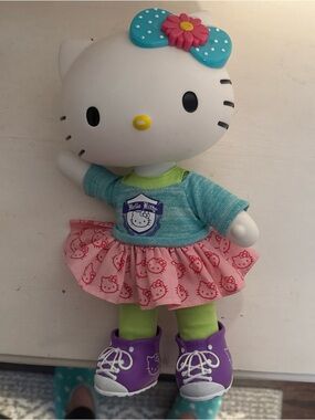 Hello Kitty Doll Best Friends Poseable 12" Vinyl Figure White Cat 2013 Sanrio